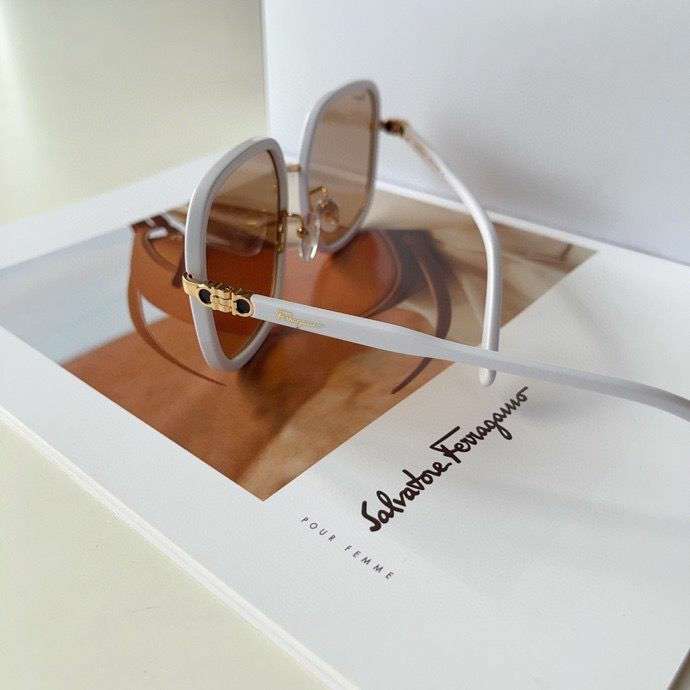 Picture of Ferragamo Sunglasses _SKUfw48206618fw